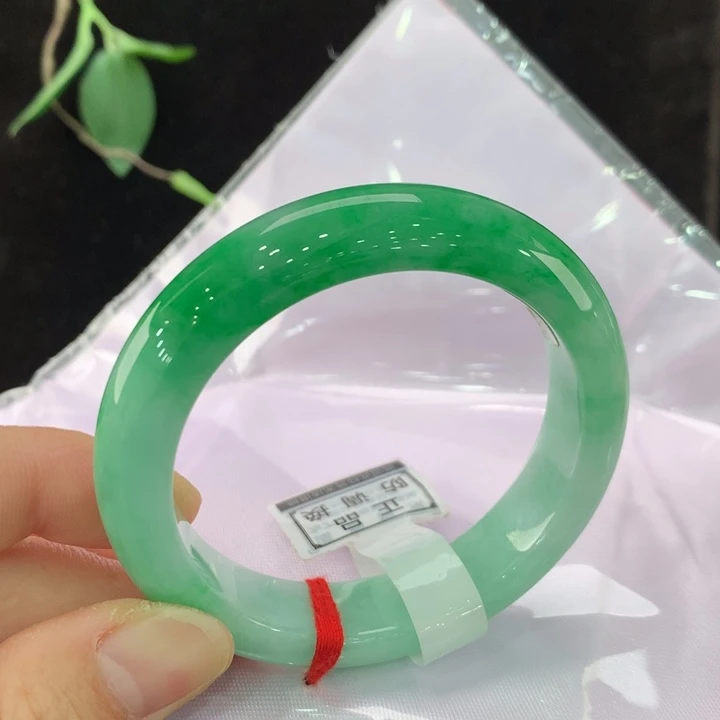 翡翠手镯未镶嵌111/0037