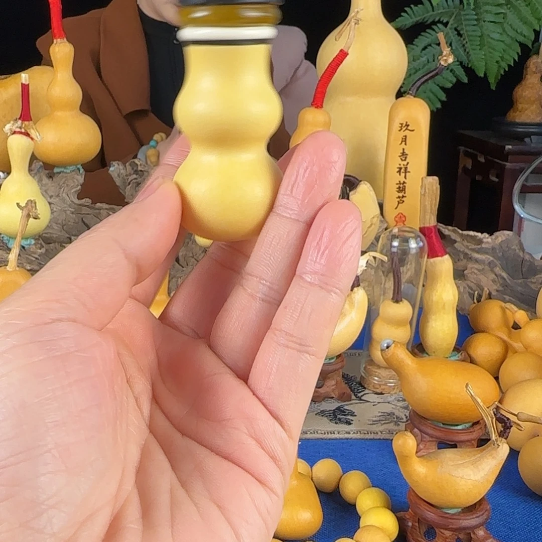 7***兹大叶紫檀（黑酸枝木类）