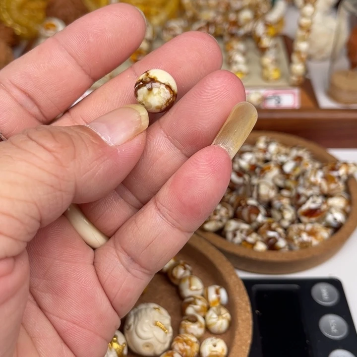 琥珀裸石未镶嵌铎285号