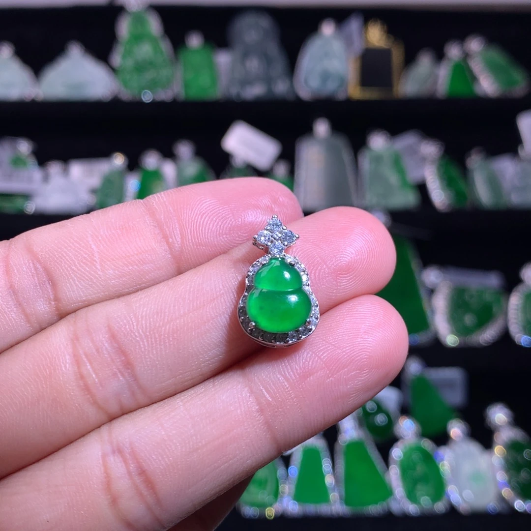 【闪购商品】颈饰银S925镶嵌翡翠