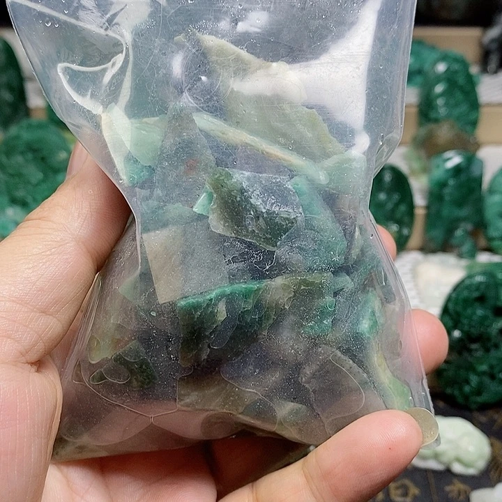 未镶嵌独山玉颈饰