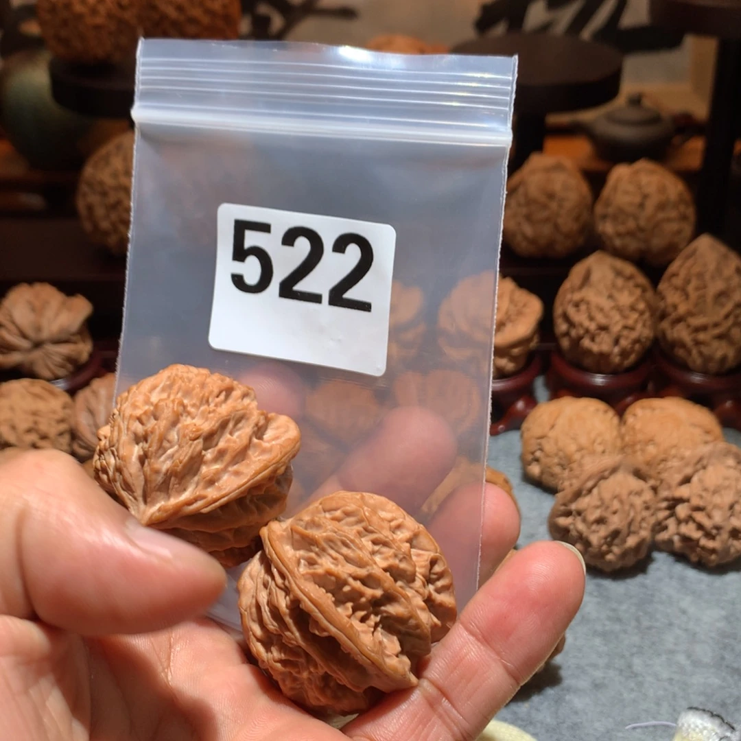 晓***青把件桃核苹果园522号