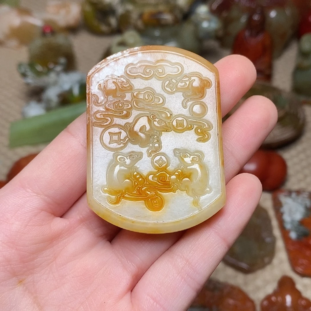 蛇纹石玉未镶嵌颈饰