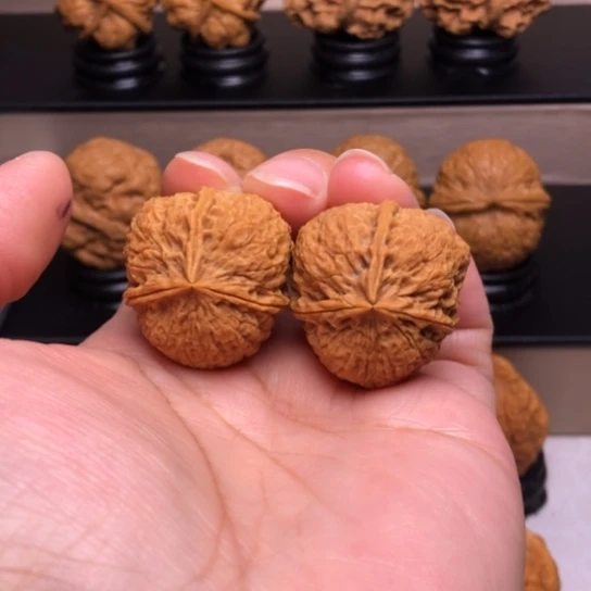 文玩核桃把件君*密石三楞17