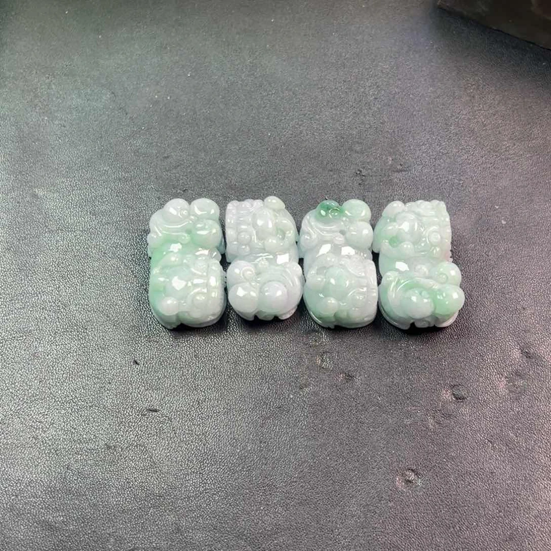 颈饰未镶嵌翡翠多样性拍一发一翡翠春带彩手工貔貅