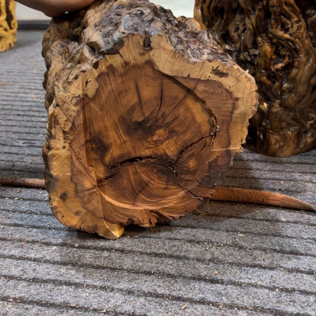 针***生龙纹鸡心枣木手工艺品