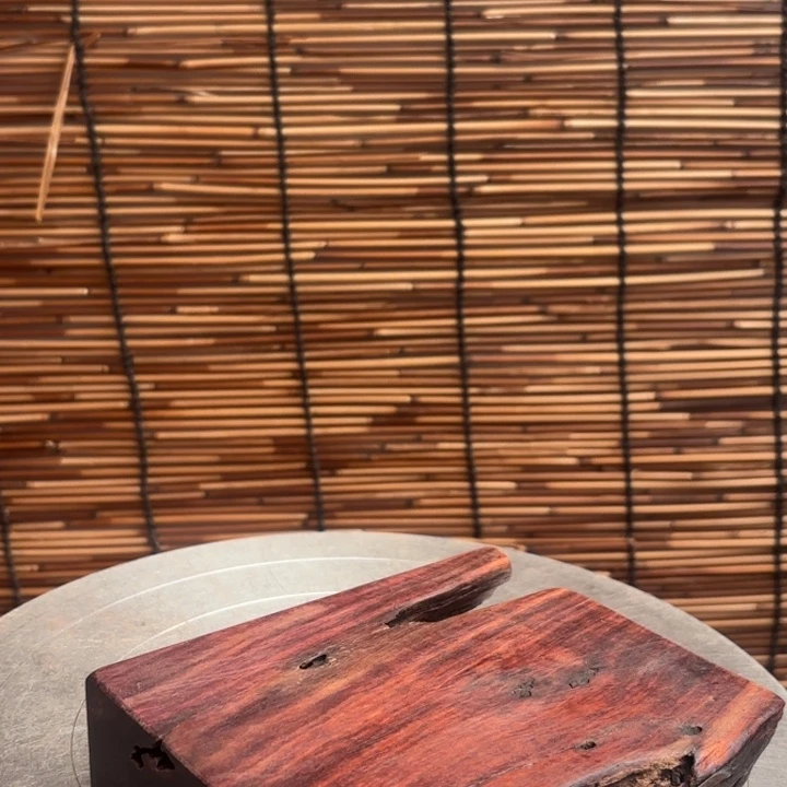 愿***…大叶紫檀（黑酸枝木类）