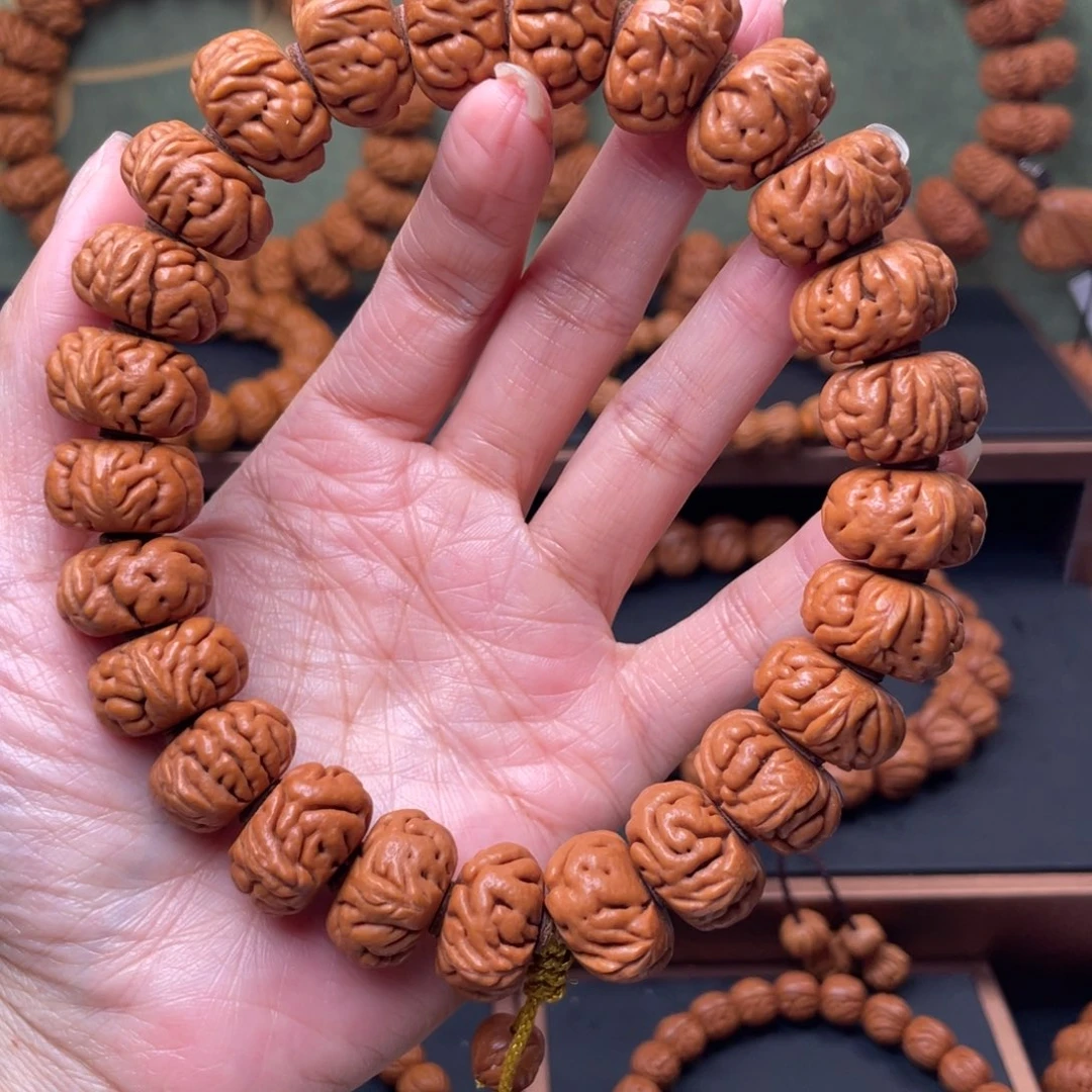 桃核手串18白玉龙手持