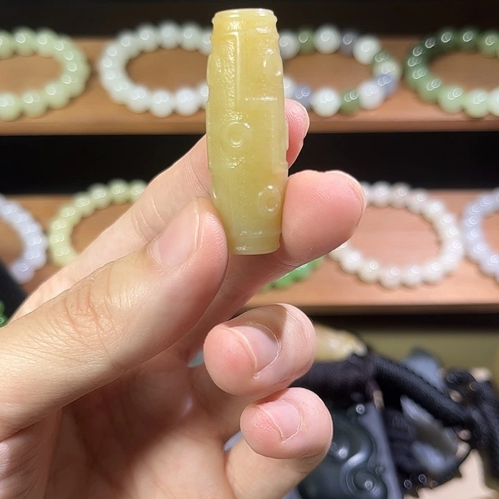 和田玉（糖玉）未镶嵌颈饰