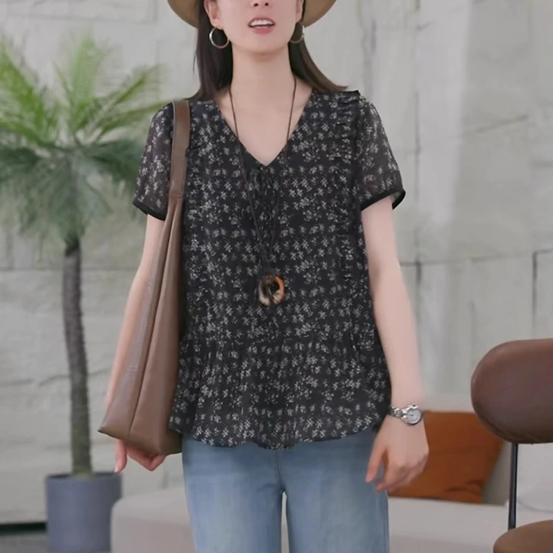 v领碎花衬衫女夏季2025新款宽松时尚显瘦设计感小衫短袖休闲上衣