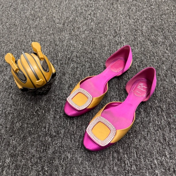 95新 Roger Vivier/罗杰·维威耶 /38码/玫红满钻平底鞋/公价6800
