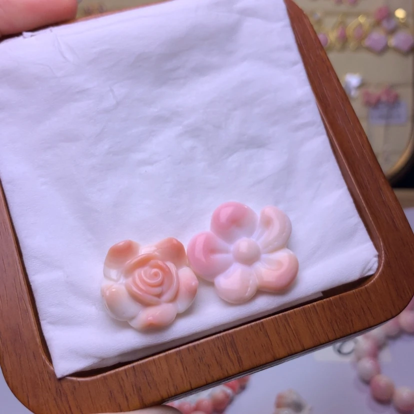 【闪购商品】查罗石颈饰合金福利