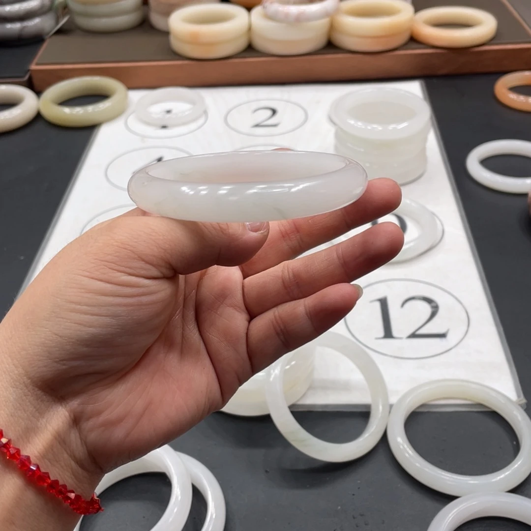 石英质玉手镯未镶嵌～****笑