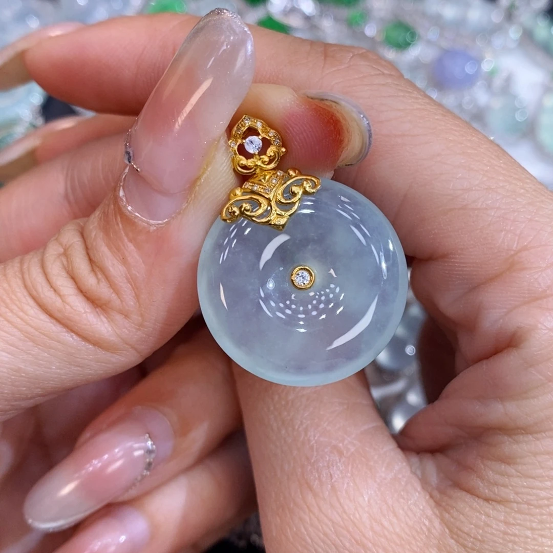 翡翠18K金镶嵌颈饰