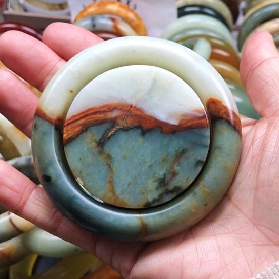 蛇纹石玉手镯未镶嵌