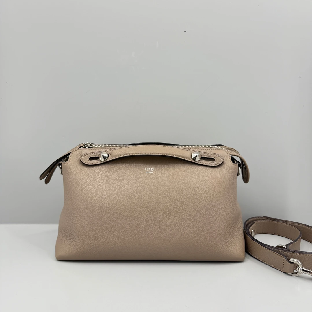95新 FENDI/芬迪 优选/Bytheway大象灰中号手提包/28×15×12/