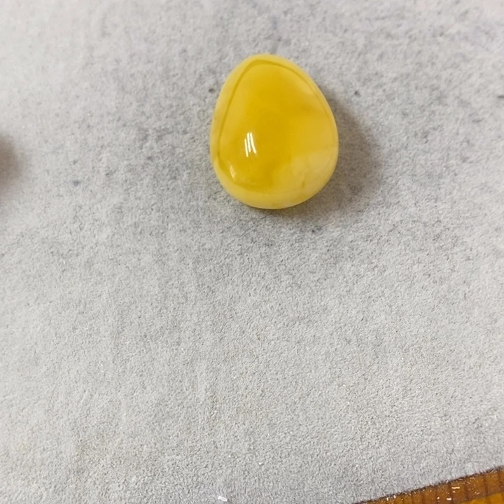 蜜蜡裸石未镶嵌吊坠