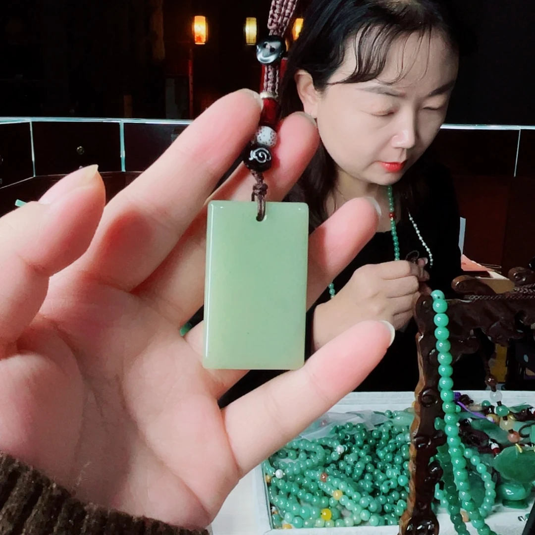 密玉（石英质玉）未镶嵌颈饰