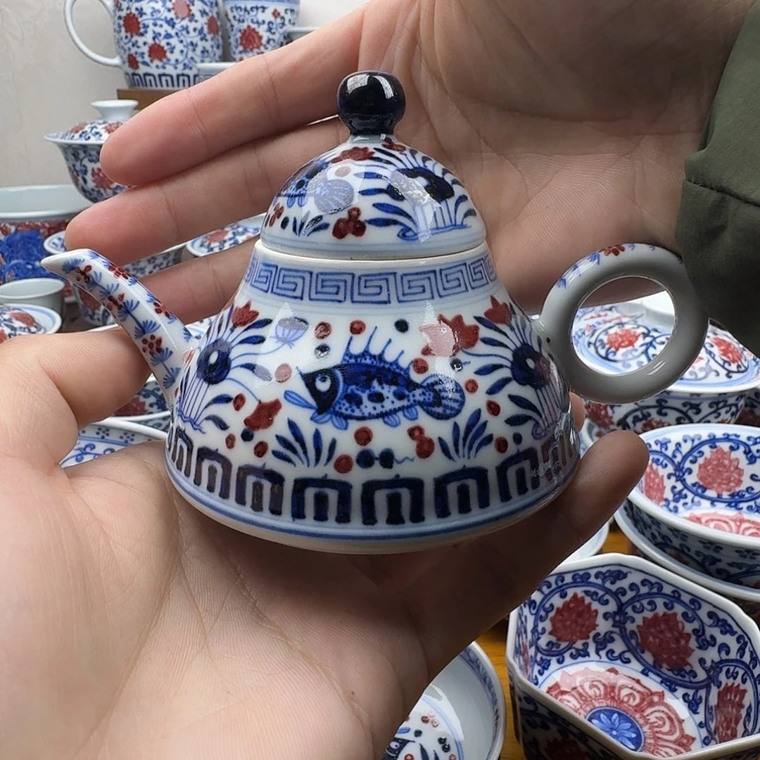 当代青花釉里红鱼藻茶壶