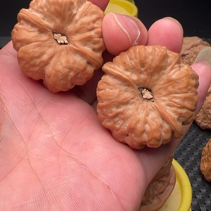 @***…文玩核桃文玩核桃