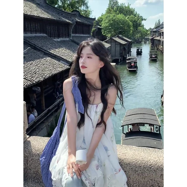 海边度假风碎花上衣女夏款2025不规则宽松气质小个子穿搭吊带背心