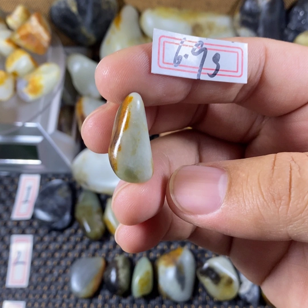 和田玉（糖玉）未镶嵌挂件