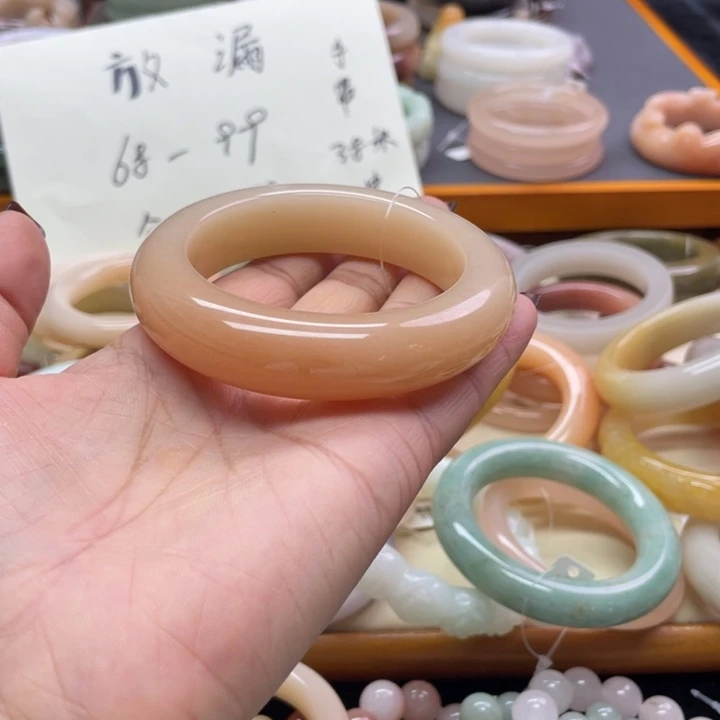 未镶嵌石英岩玉珠宝奇石金*