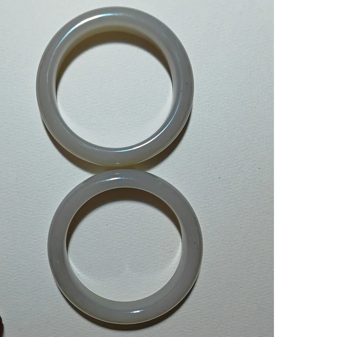 和田玉手镯多样性发货其中一件白色玉镯子女款