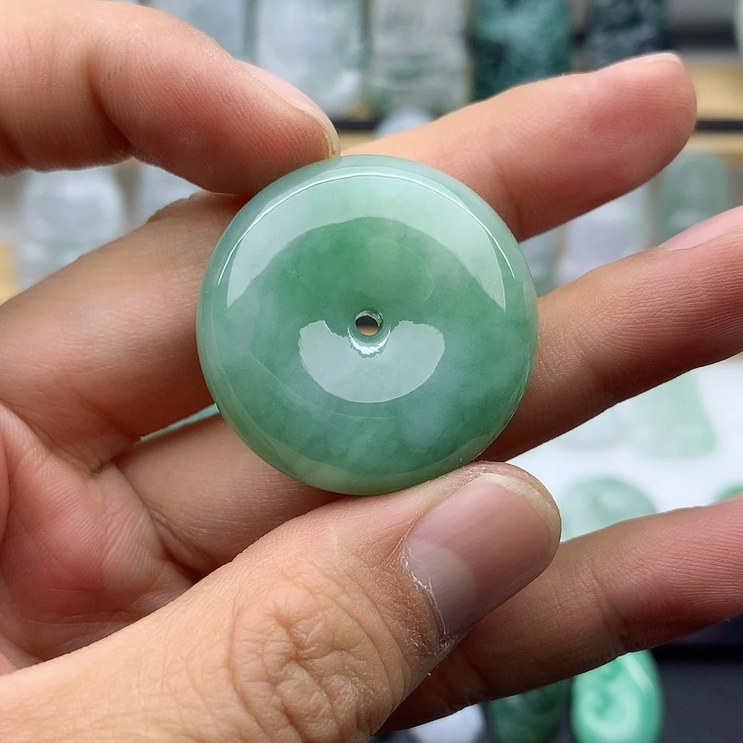 翡翠颈饰未镶嵌钓*感平安扣