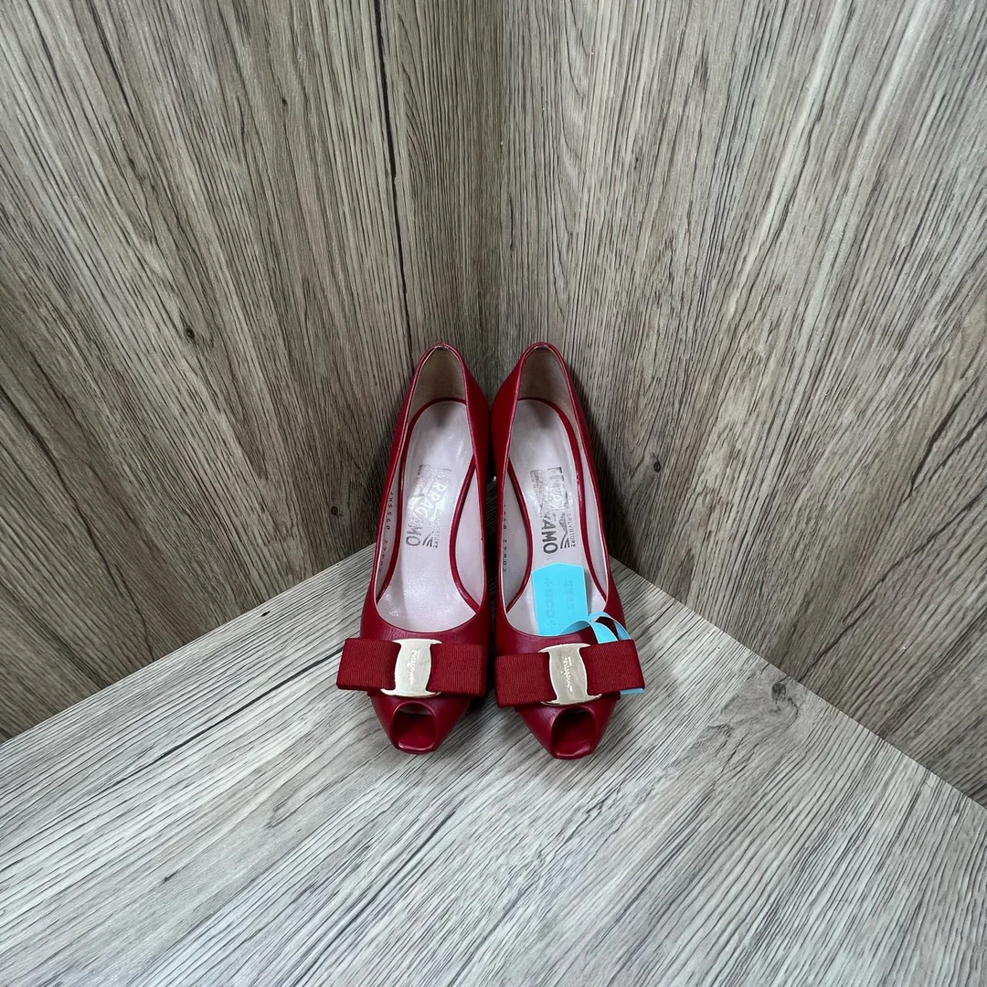 95新 FERRAGAMO/菲拉格慕 红色高跟鞋 35.5码/95新/6700/无配件