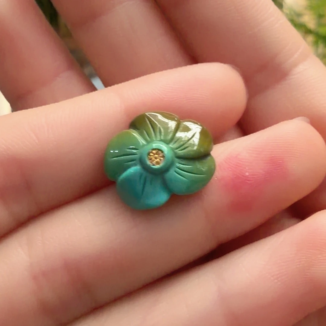 绿松石未镶嵌颈饰