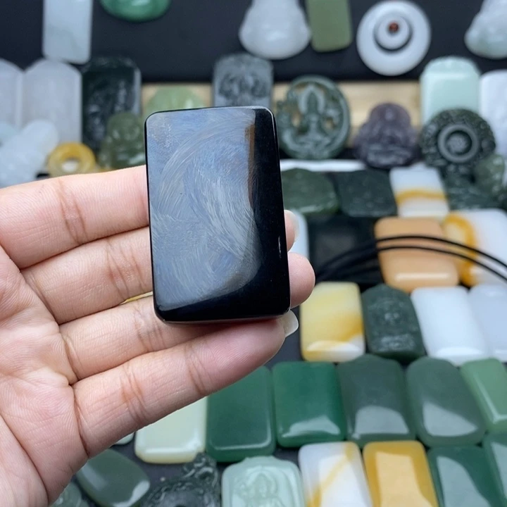 ****来和田玉未镶嵌颈饰