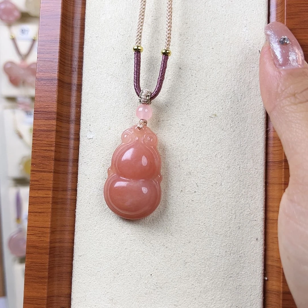 石英质玉（金丝玉）未镶嵌颈饰