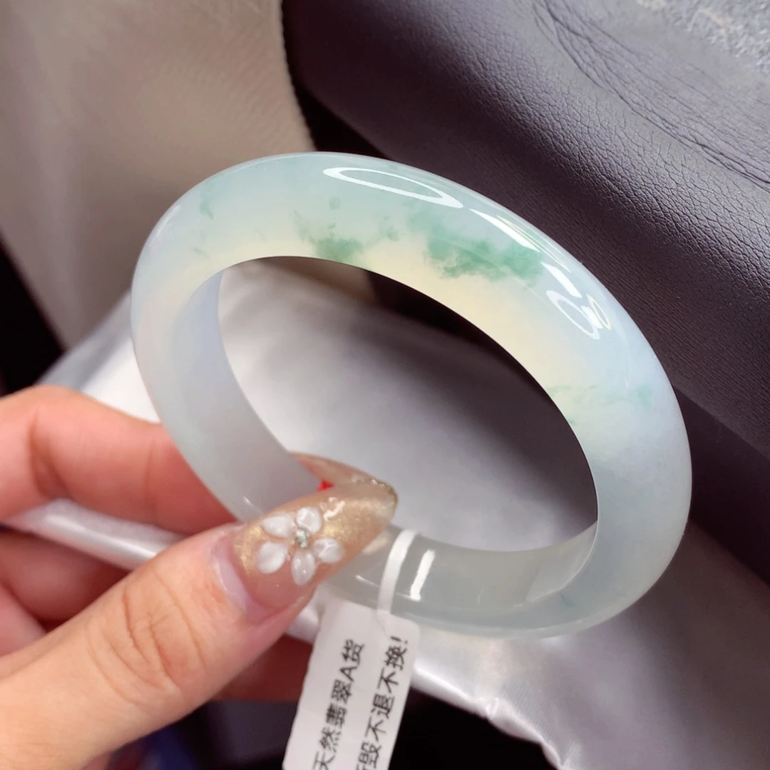 未镶嵌手镯翡翠58.1冰胶炸光，一条毕业，完美无瑕，小柒