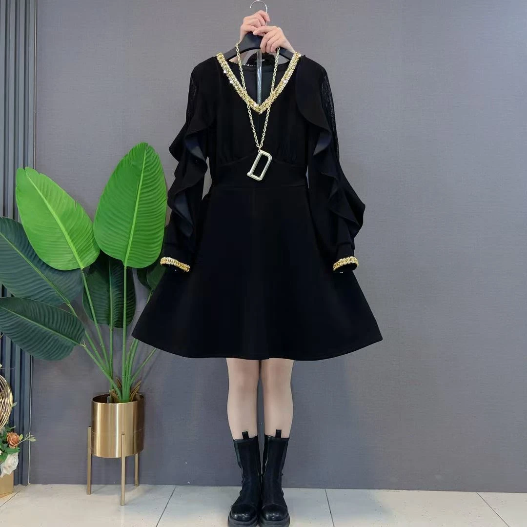 春季精致高级感显瘦亮片领时尚蕾丝拼接连衣裙百搭不挑人连衣裙