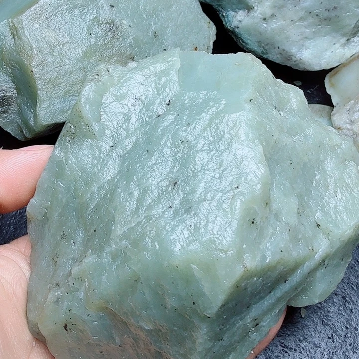 未镶嵌和田玉（糖玉）珠宝奇石