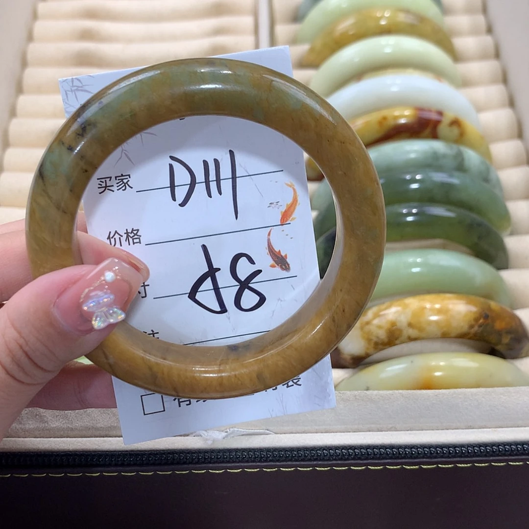 【闪购商品】未镶嵌蛇纹石玉手镯