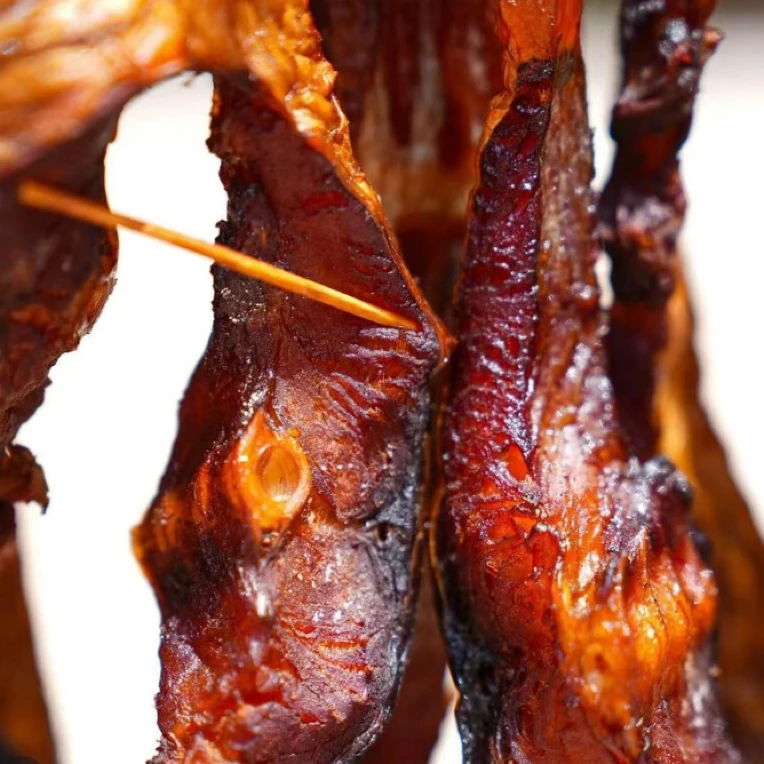 【小哥助农】农家柴火烟熏腊鱼块  1斤