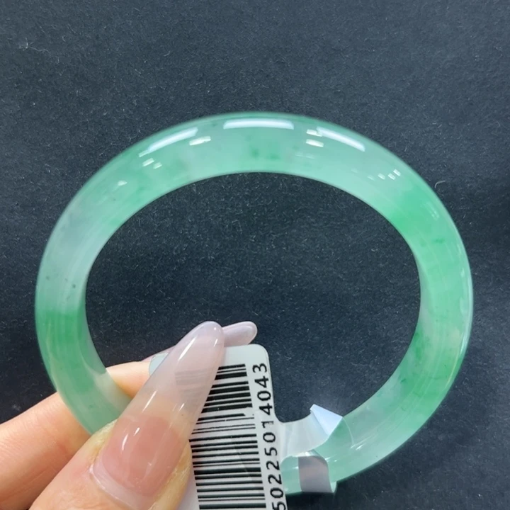 未镶嵌手镯石英质玉