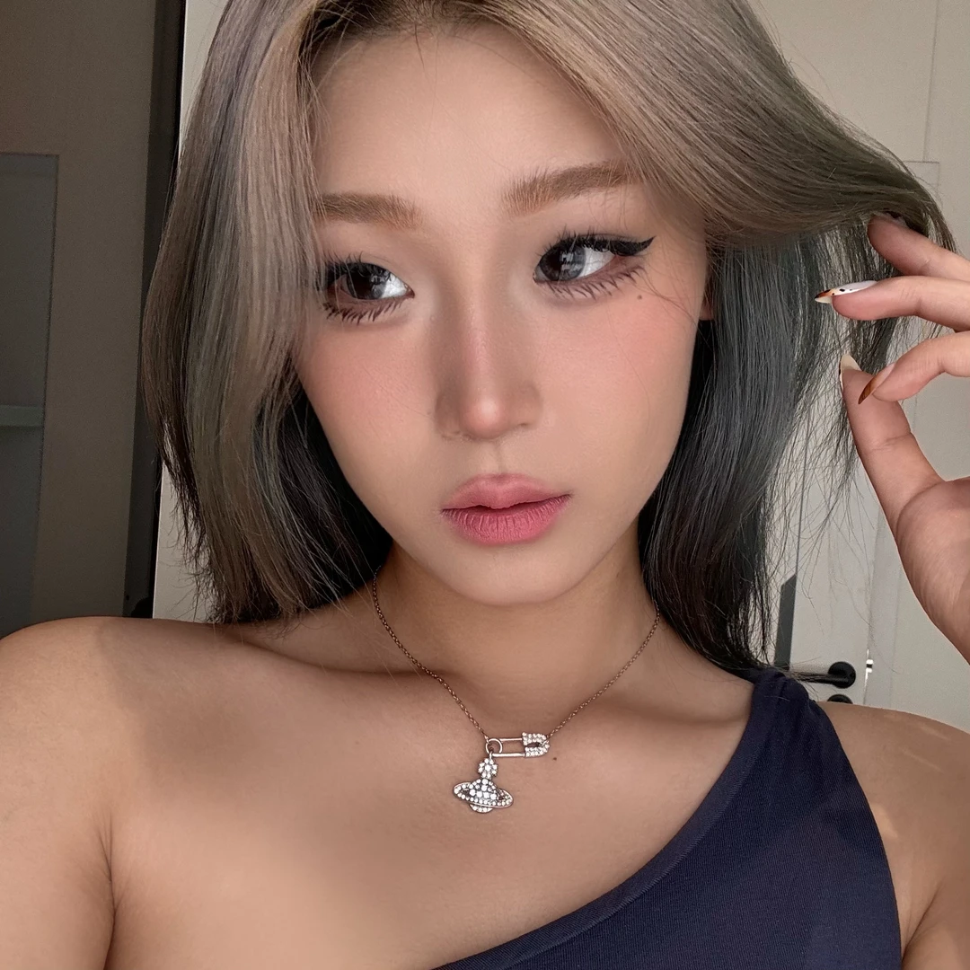 钛钢项链 土星水钻别针西太后项链女银色星球吊坠锁骨链高级配饰