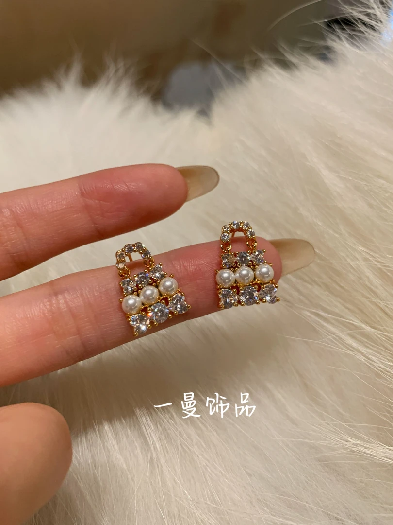 铜合金仿珍珠耳饰 重工意式珠珠小包耳钉MZ4270