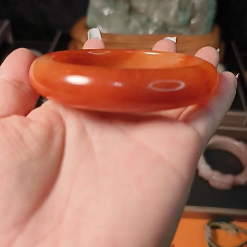 未镶嵌手镯石英岩玉