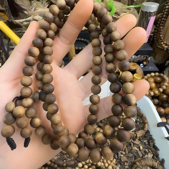 小***.沉香沉香碎屑海南沉香菩萨棋0.8大15克➕沉香碎屑多样性