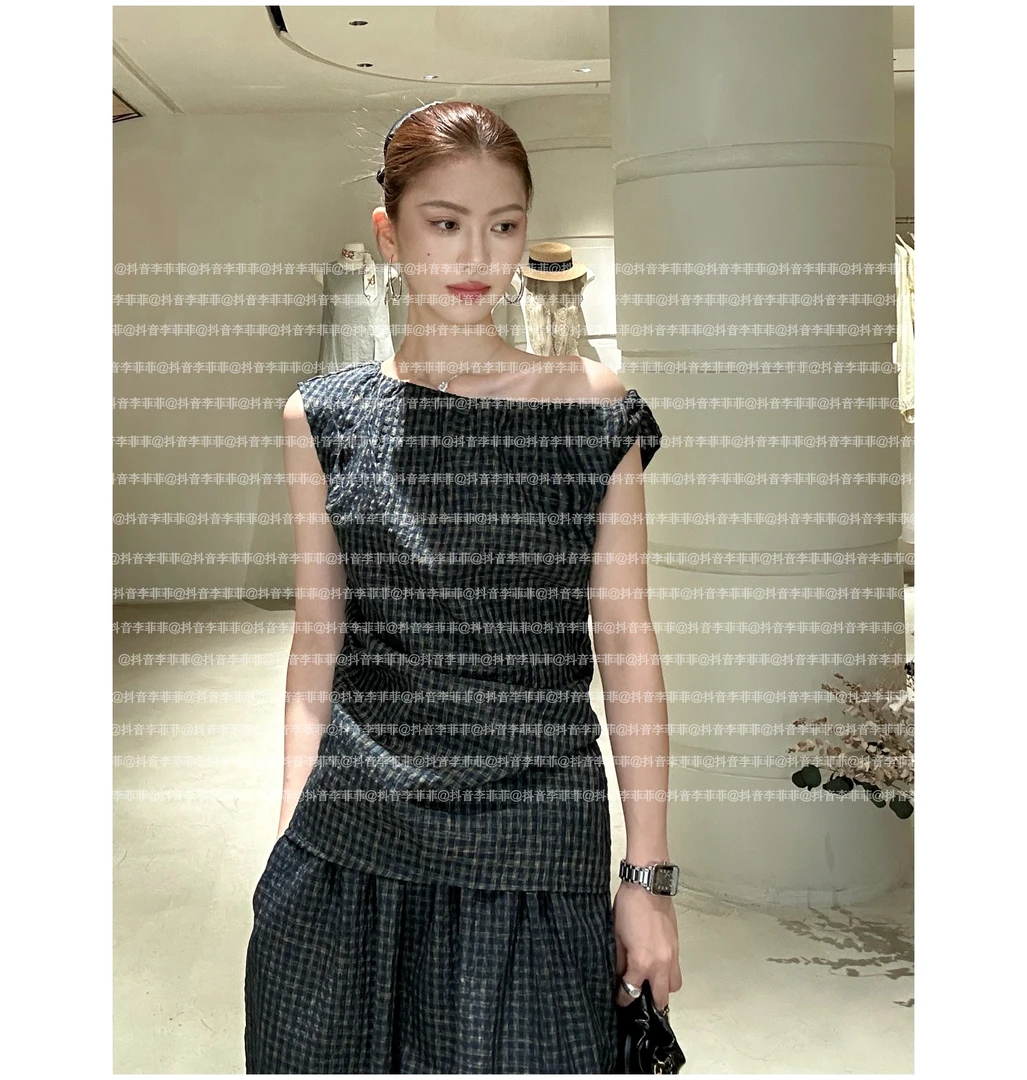 Mao店-泡泡格斜肩不对称上衣M8850