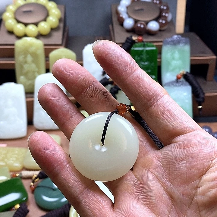 未镶嵌和田玉车挂