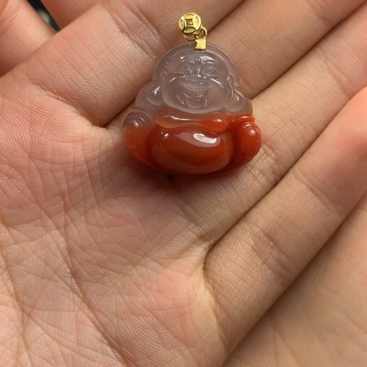 18K金镶嵌佛公南红玛瑙