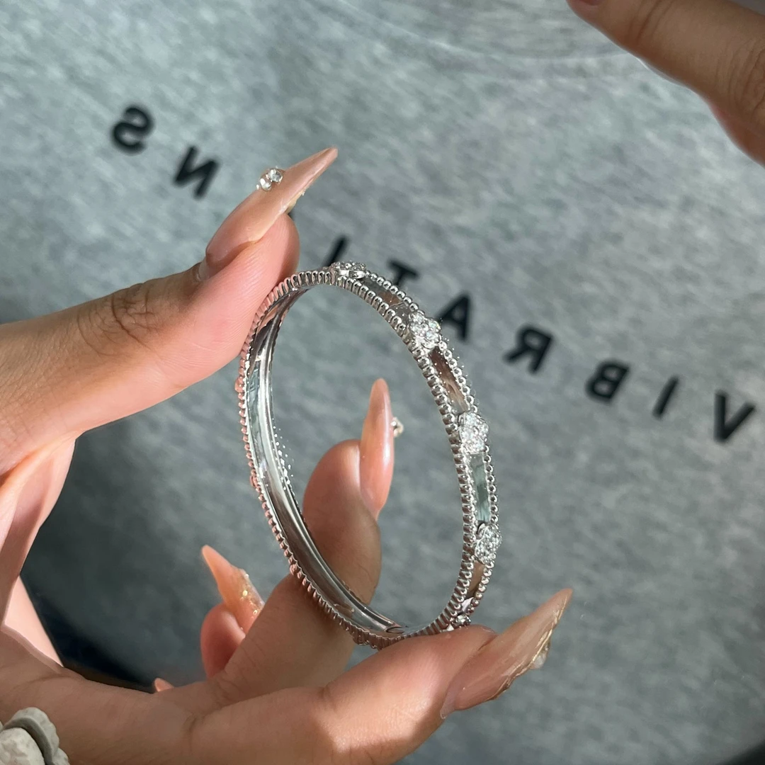 莫桑石铂金pt950首饰铂金镶嵌莫桑万花筒手镯百搭小众