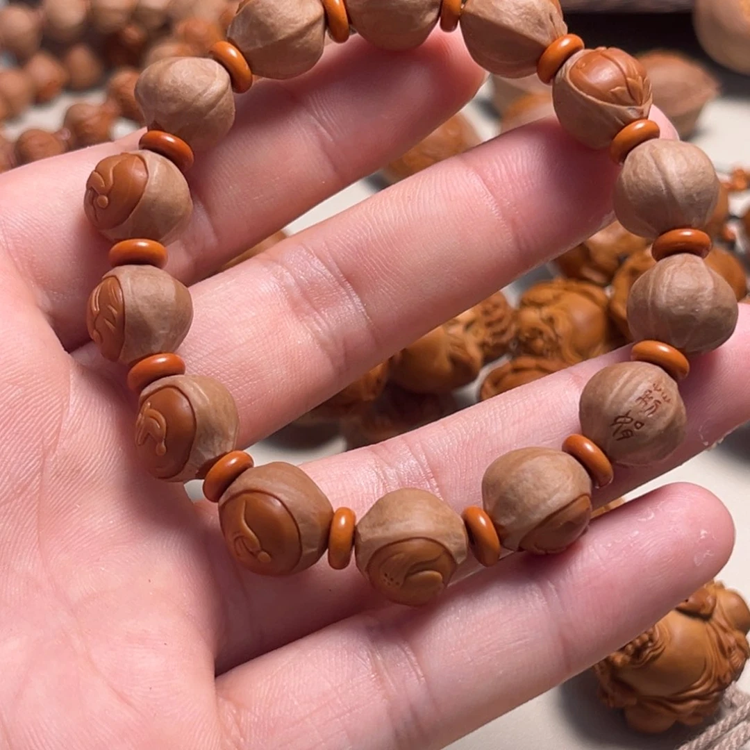 橄榄核吊坠羊*某包衣无相佛