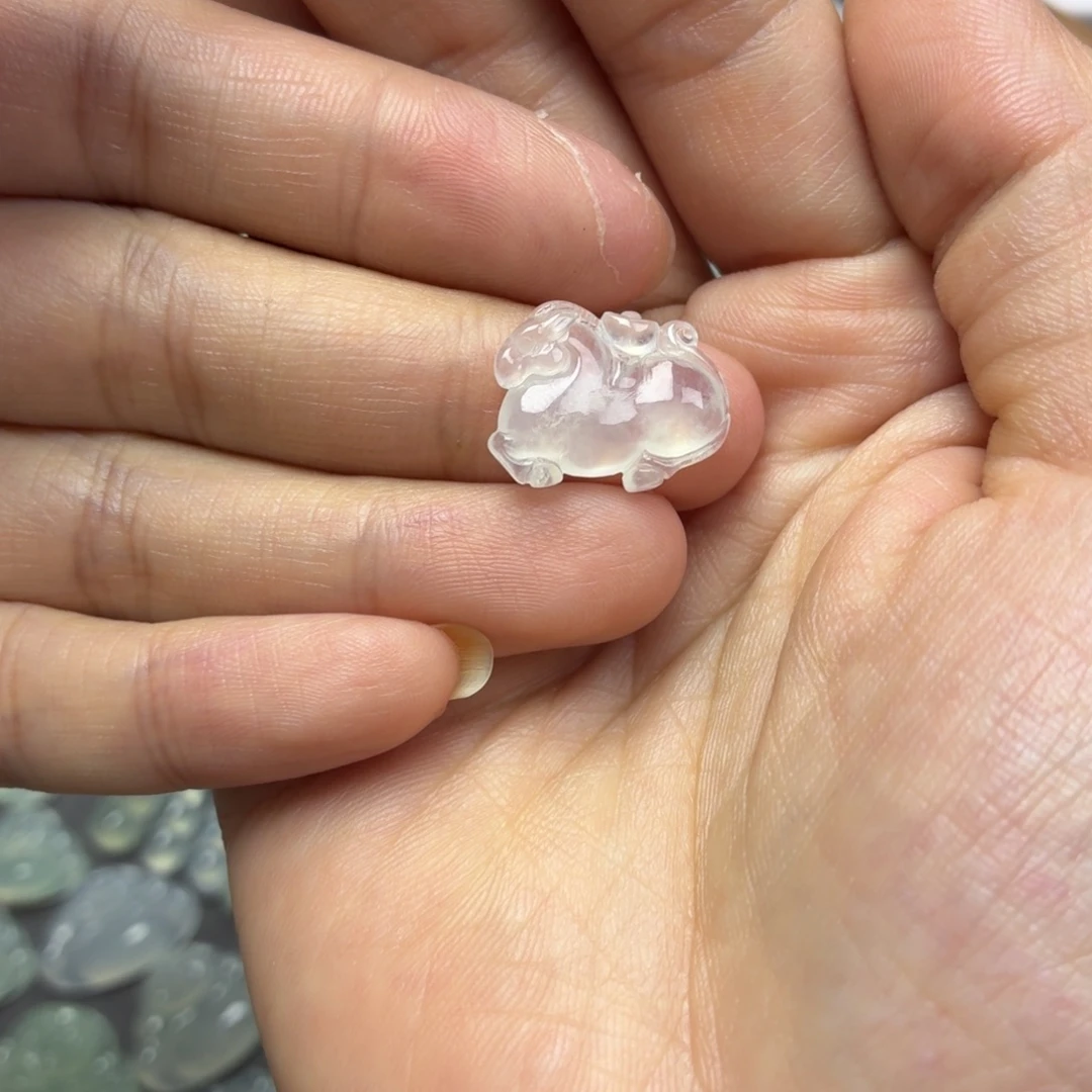 翡翠未镶嵌颈饰高冰唐马