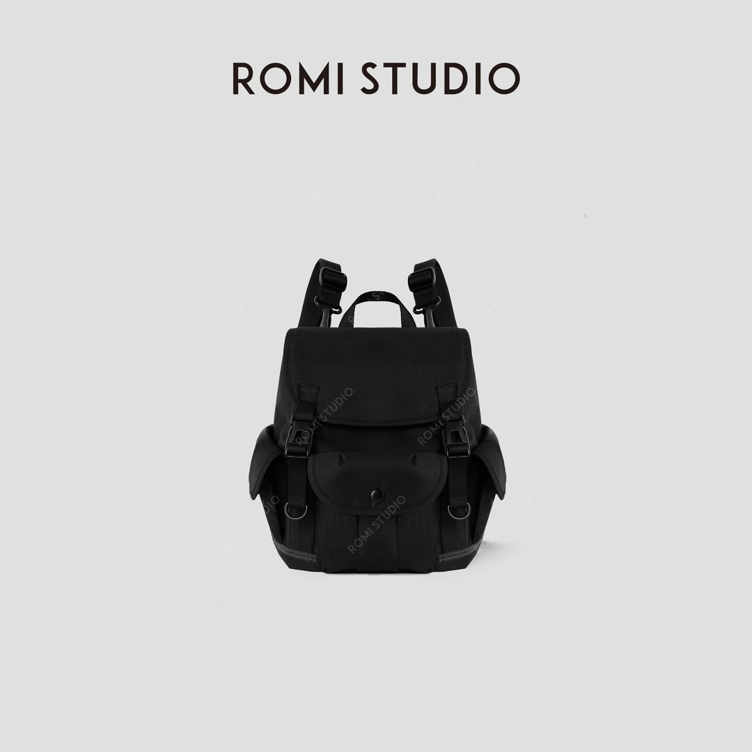 ROMI STUDIO黑色包盖式轻便户外通勤mini双肩包 RWCLP32968